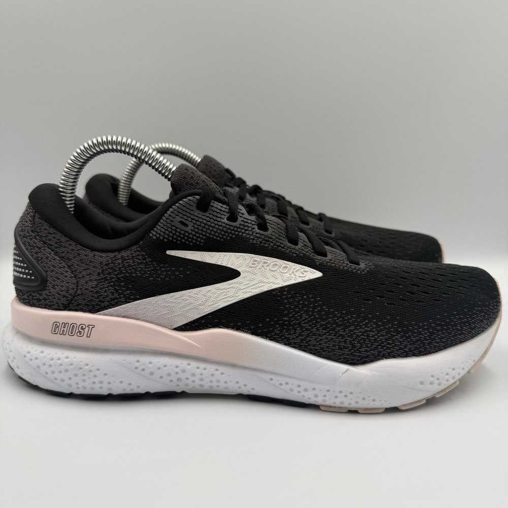 Brooks Ghost 16 Women's Size‎ 9 Black White Pink Athletic Running Shoes Sneakers